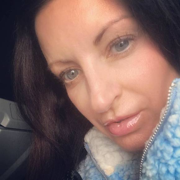 Meet your Posher, Jennifer - Picture 1 of 1